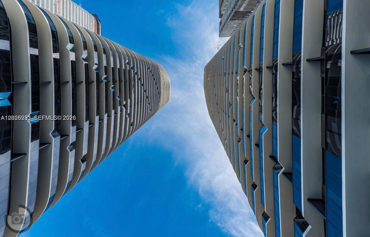 Brickell Heights West Con