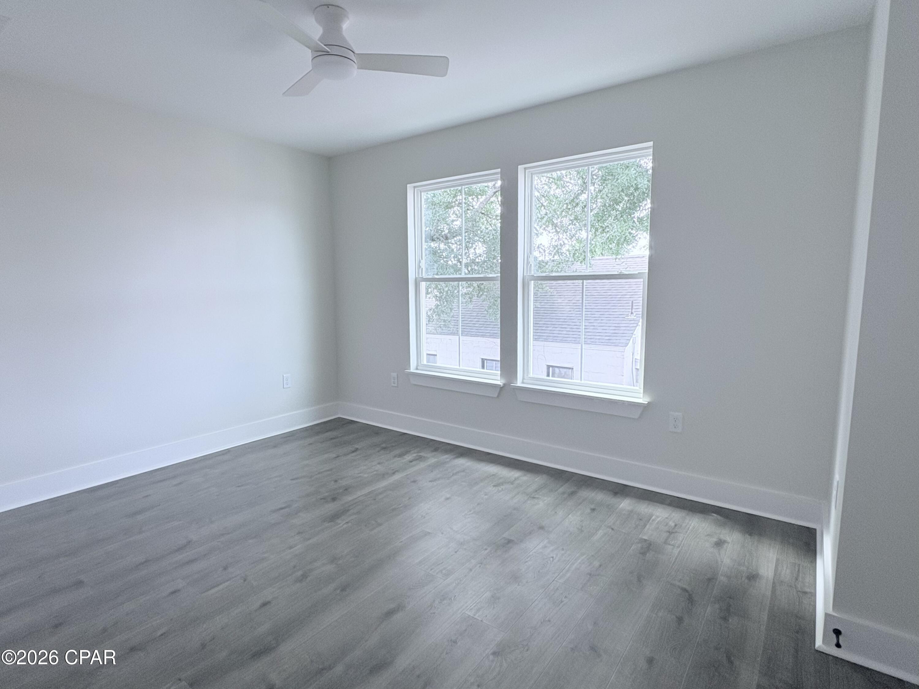 Image 12 For 825 Grace Avenue