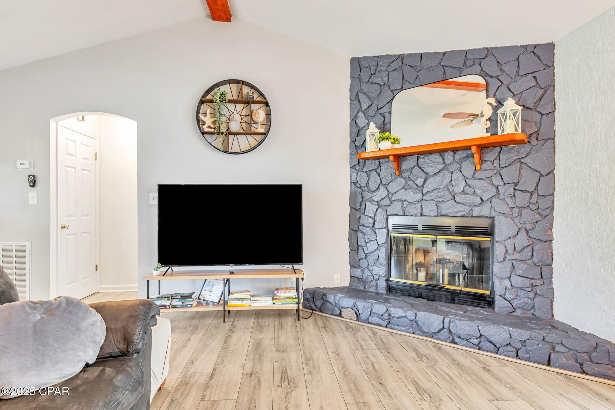 Image 4 For 118 Lakeside Circle