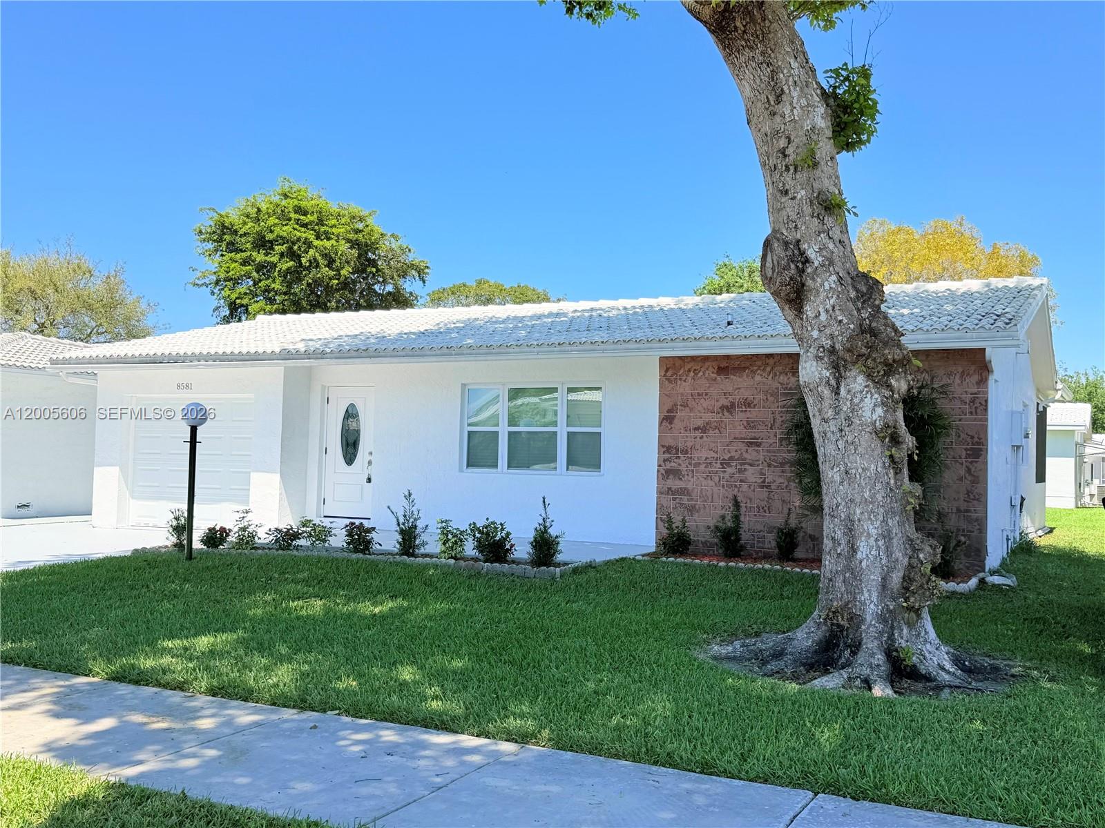 Lauderdale West 3 Sec