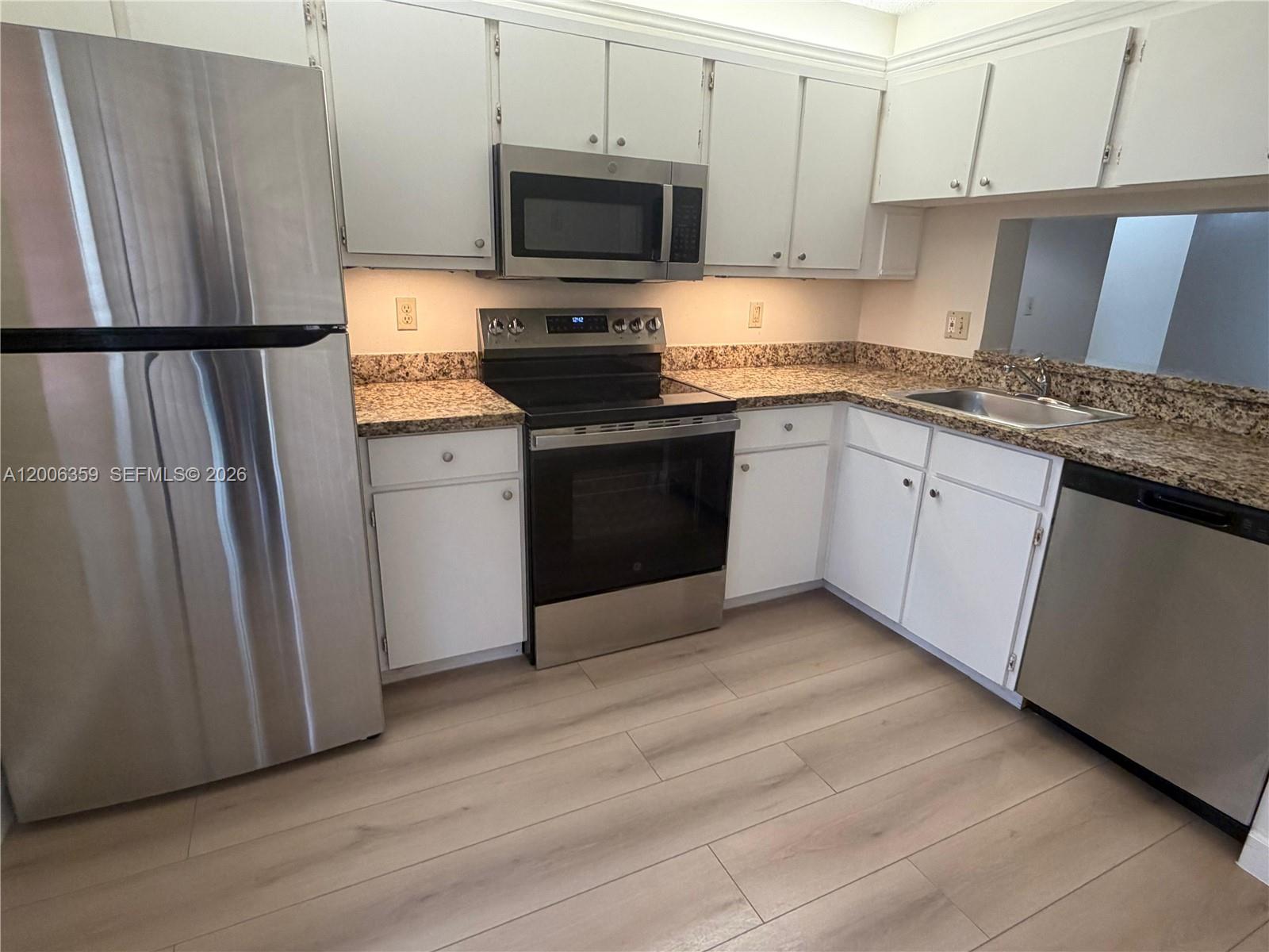 Lakeshore Condo #4