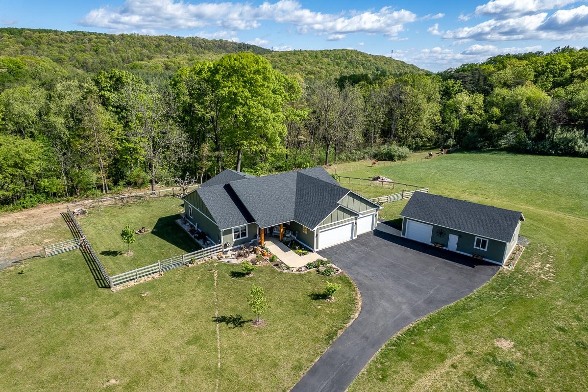 99 Mt Ida Ln