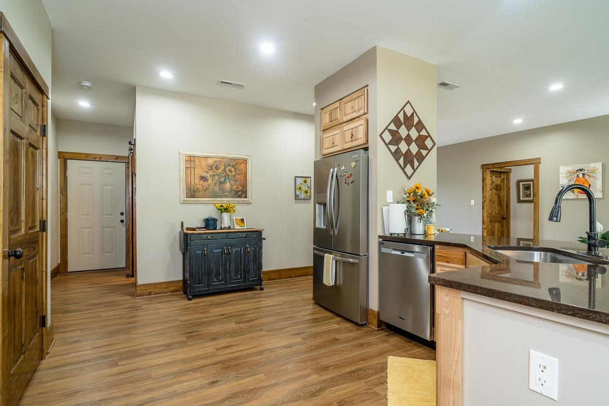 99 Mt Ida Ln
