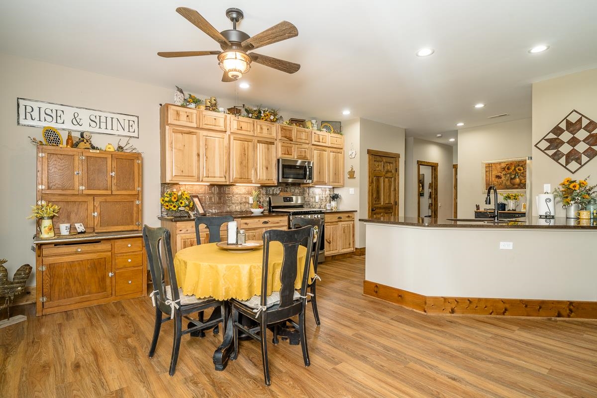 99 Mt Ida Ln