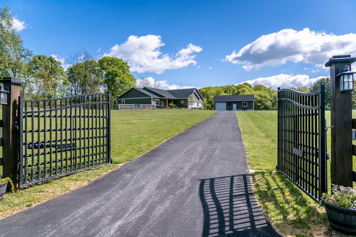 99 Mt Ida Ln