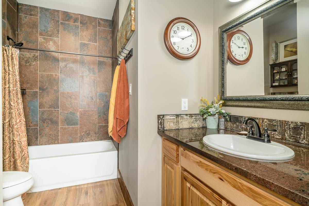 99 Mt Ida Ln