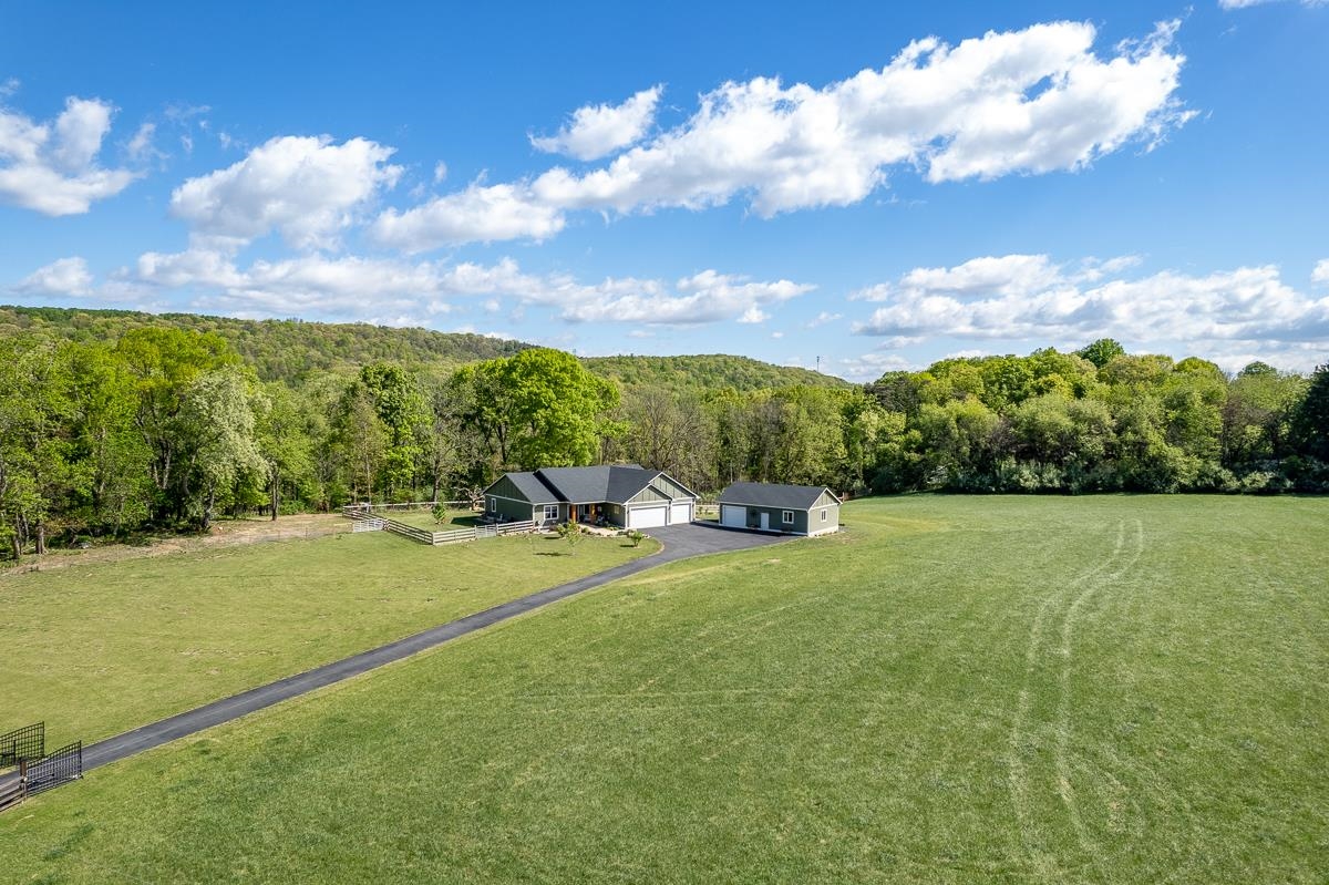 99 Mt Ida Ln