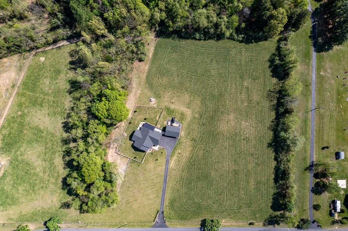 99 Mt Ida Ln