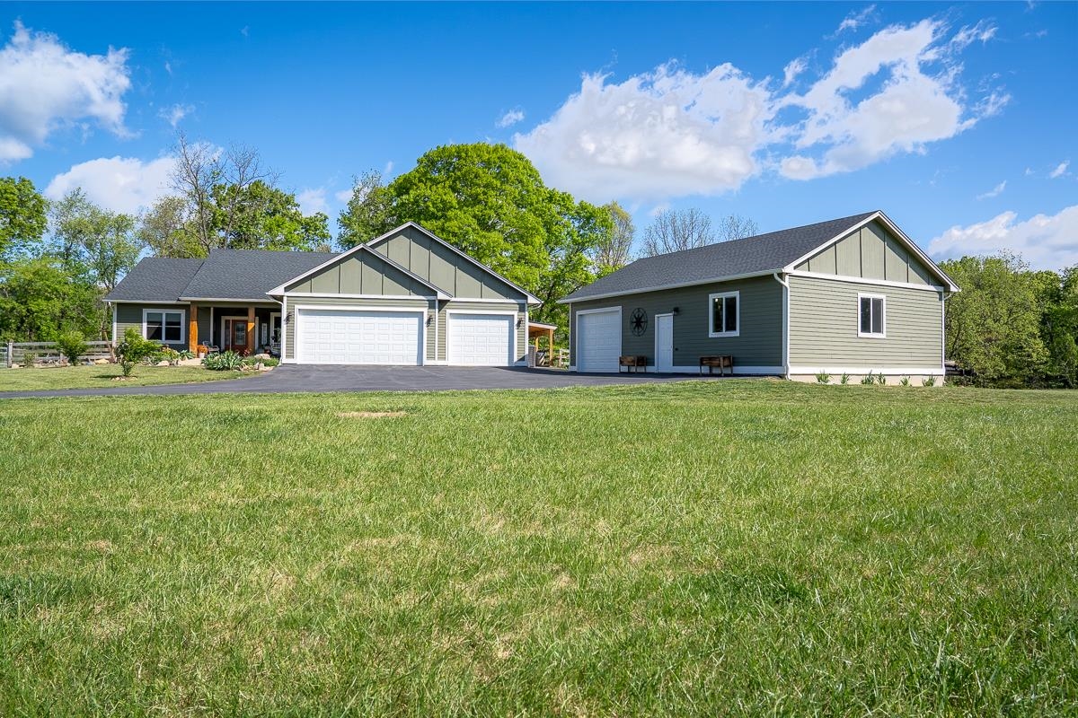 99 Mt Ida Ln