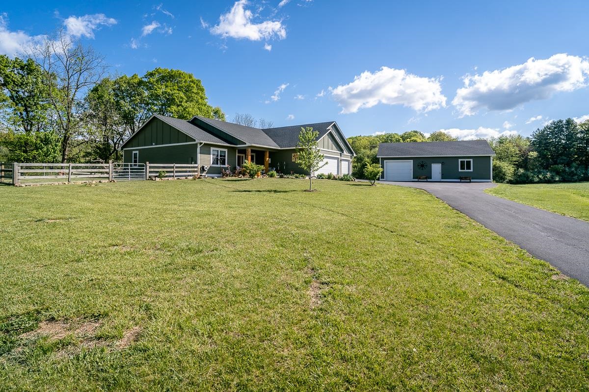 99 Mt Ida Ln