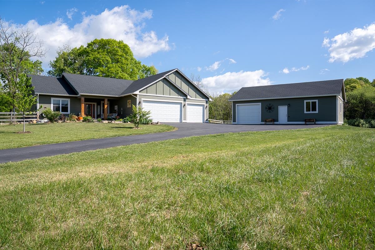 99 Mt Ida Ln