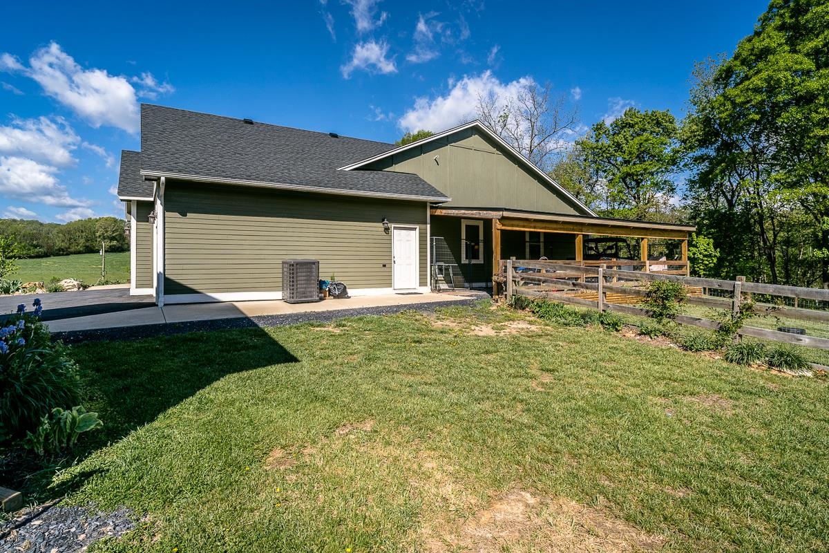 99 Mt Ida Ln
