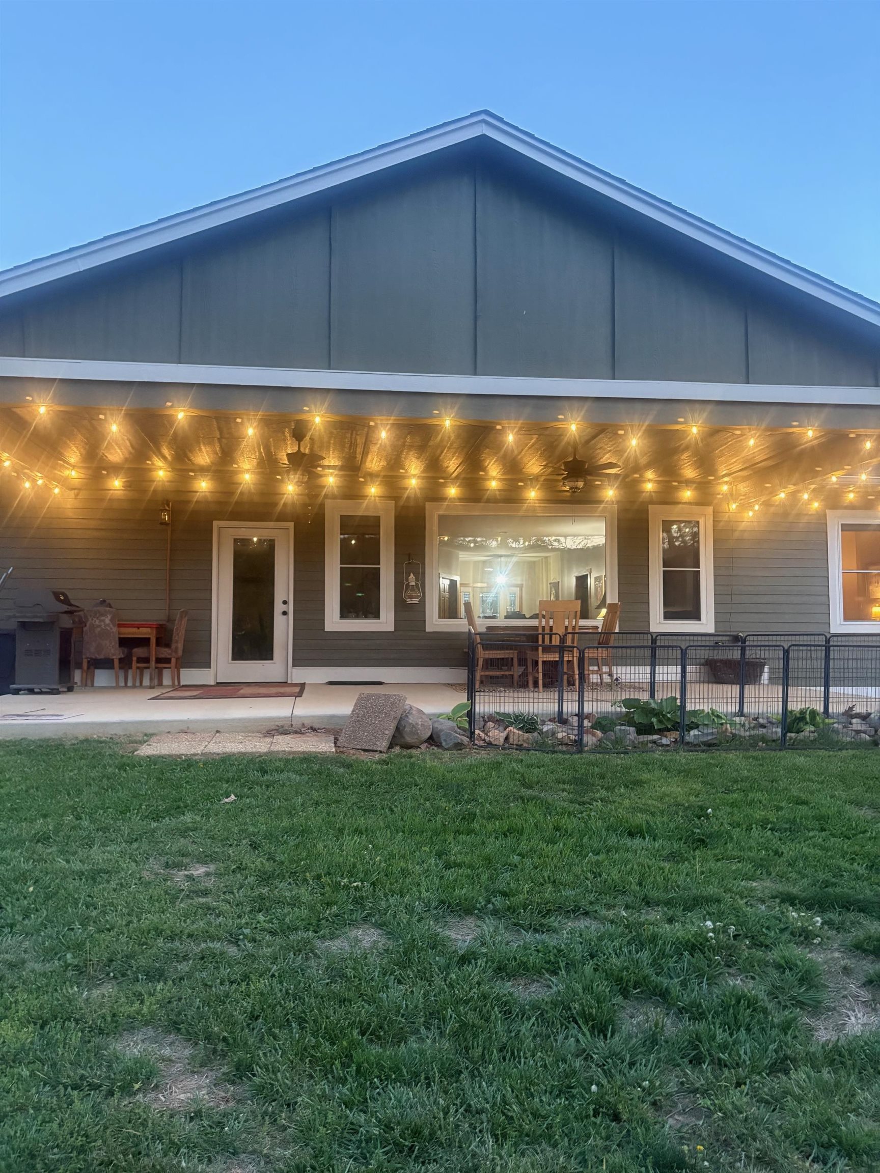 99 Mt Ida Ln