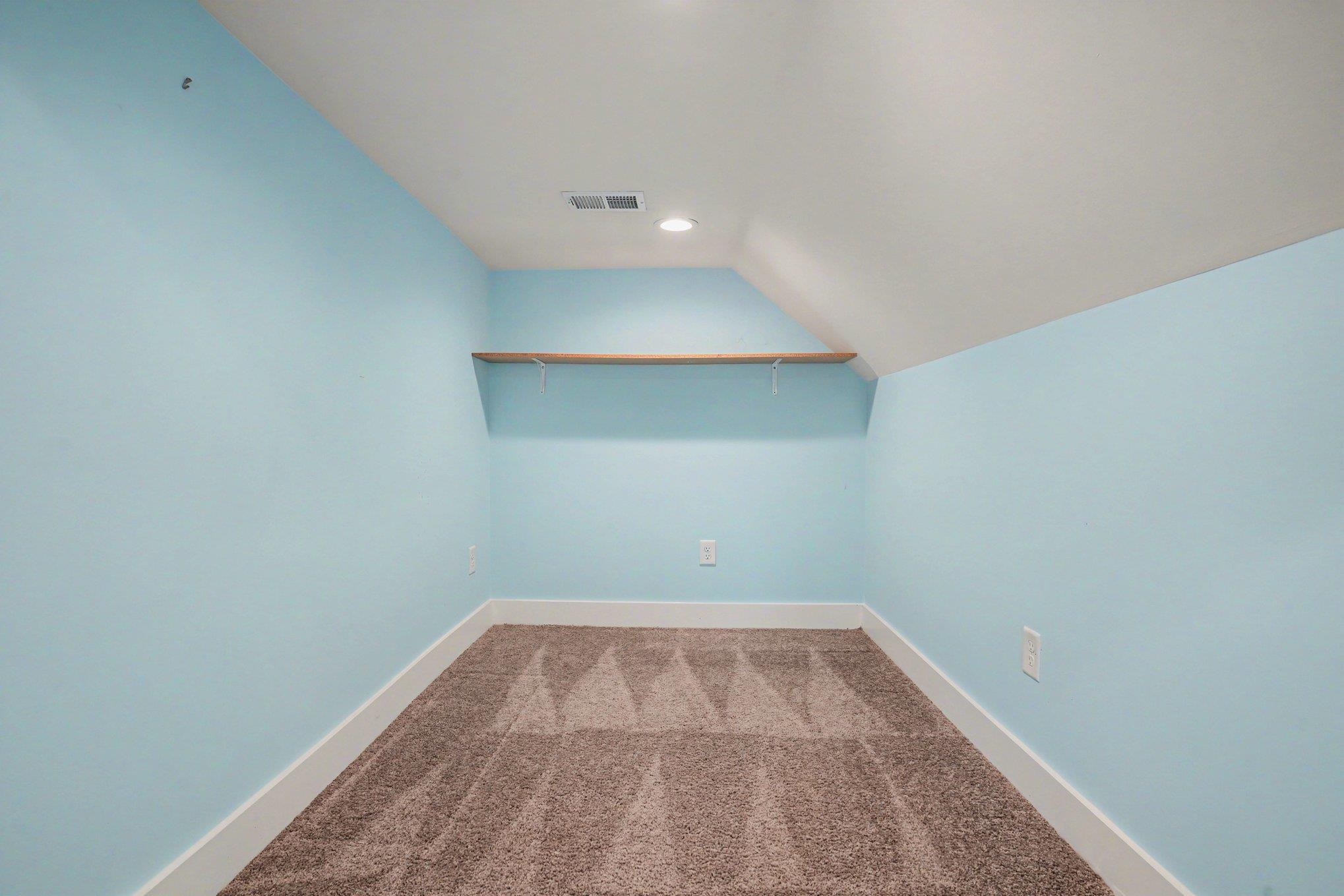 2610565 | Photo 24