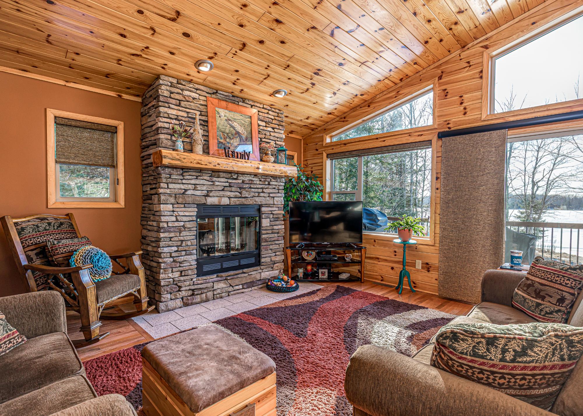 Amber Lake Property 8361 Amber Lake Rd E Photo 4