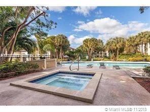 Hollywood Parc Condo