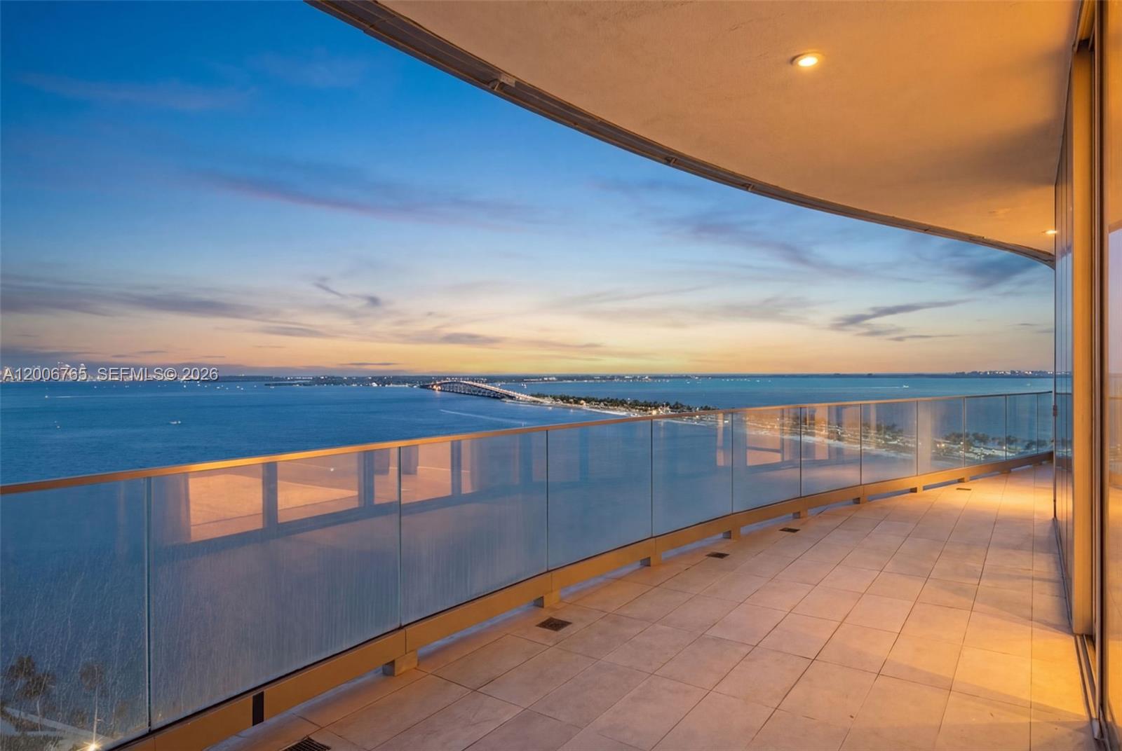 Una Residences