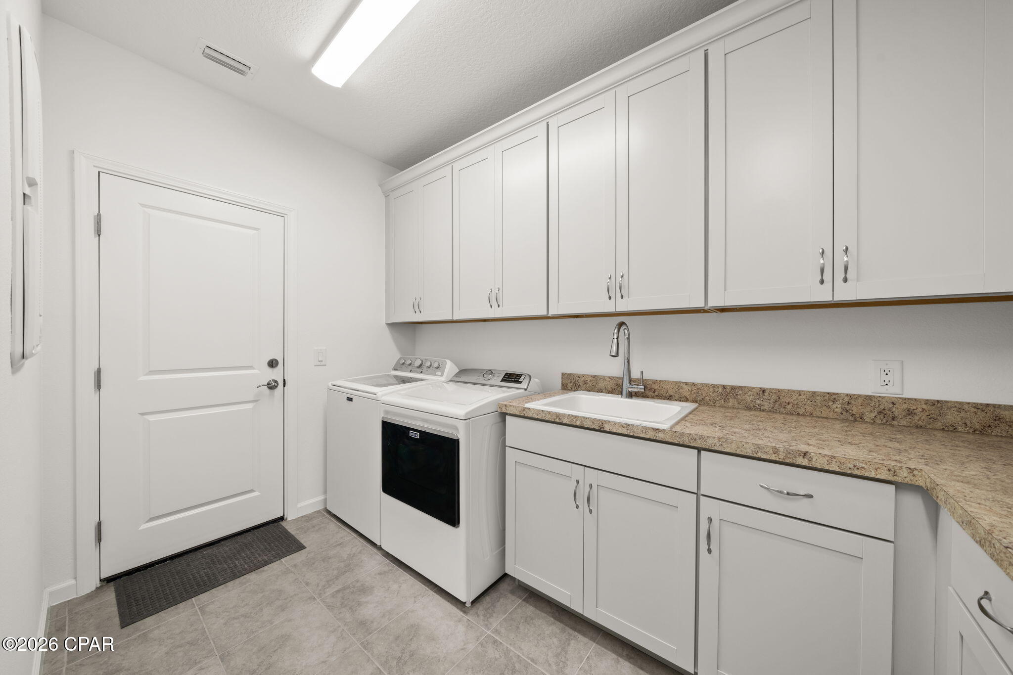 Listing photo id 32 for 8937 Gypsy Palace Court