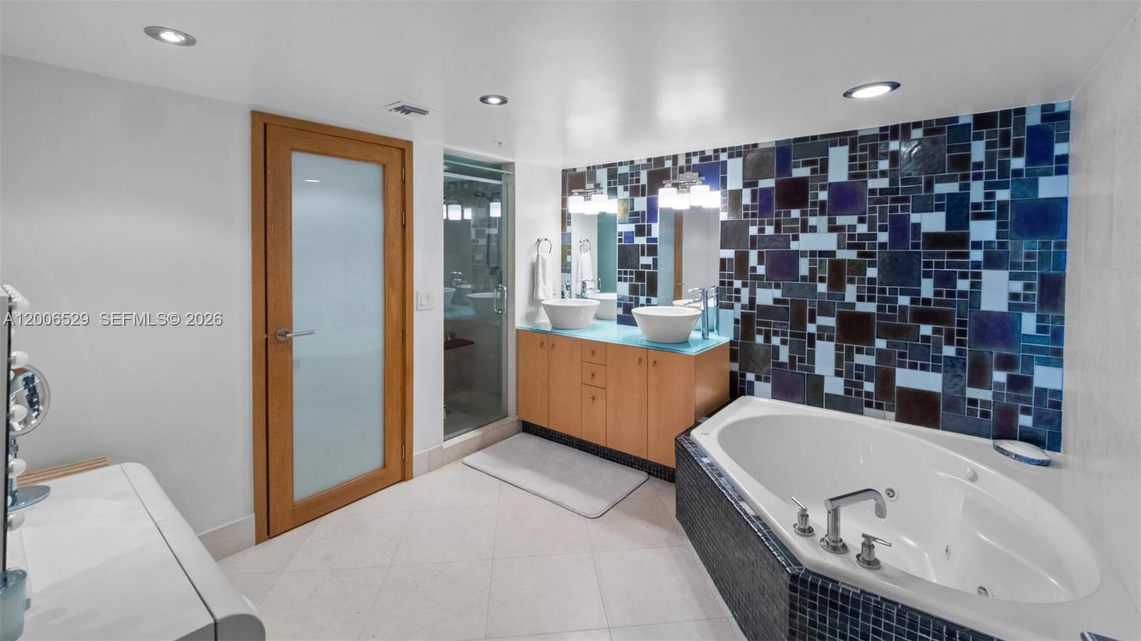1900 Sunset Harbour Dr 2008