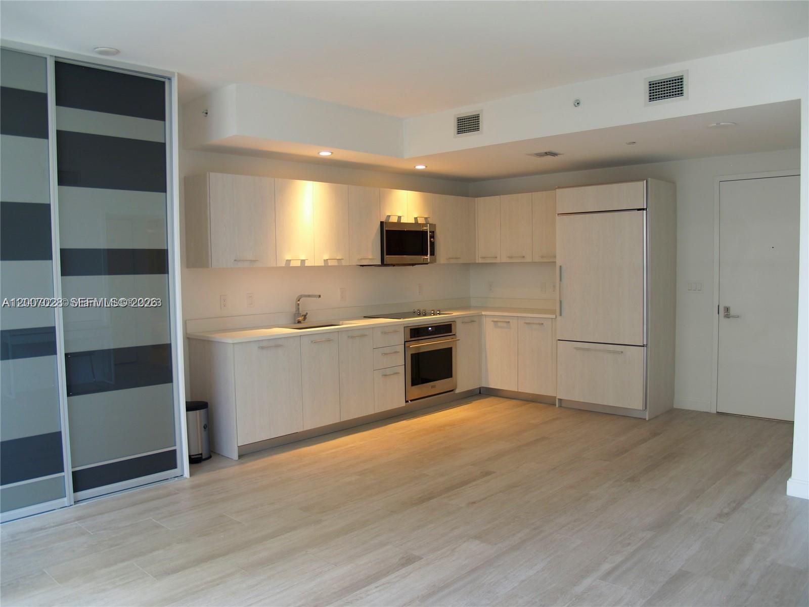 Brickell Heights West Con
