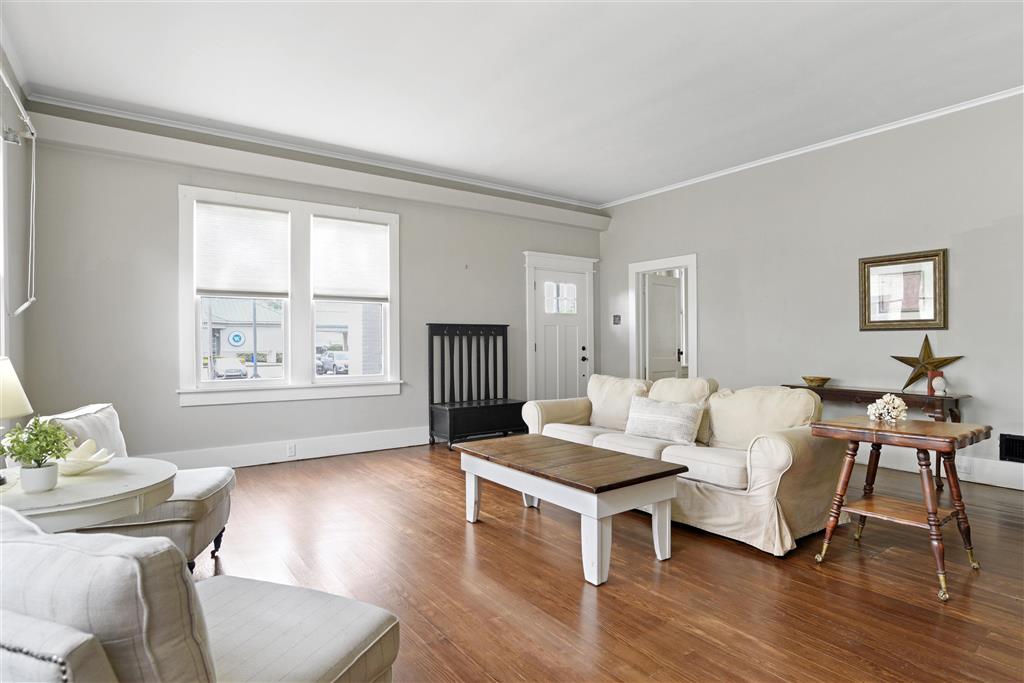 1115 N Main — photo 3
