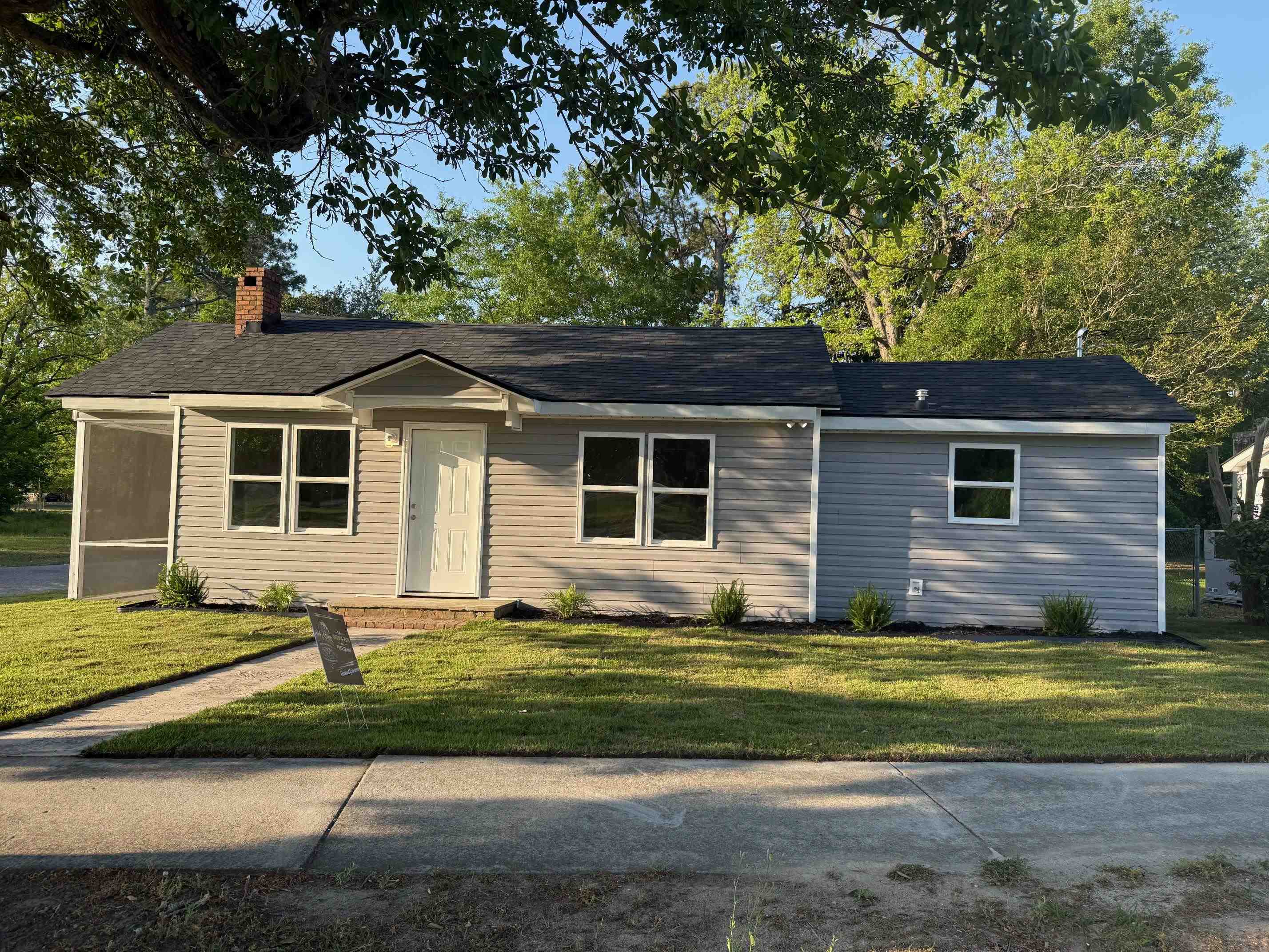 512 E Liberty St. Marion, SC 29571