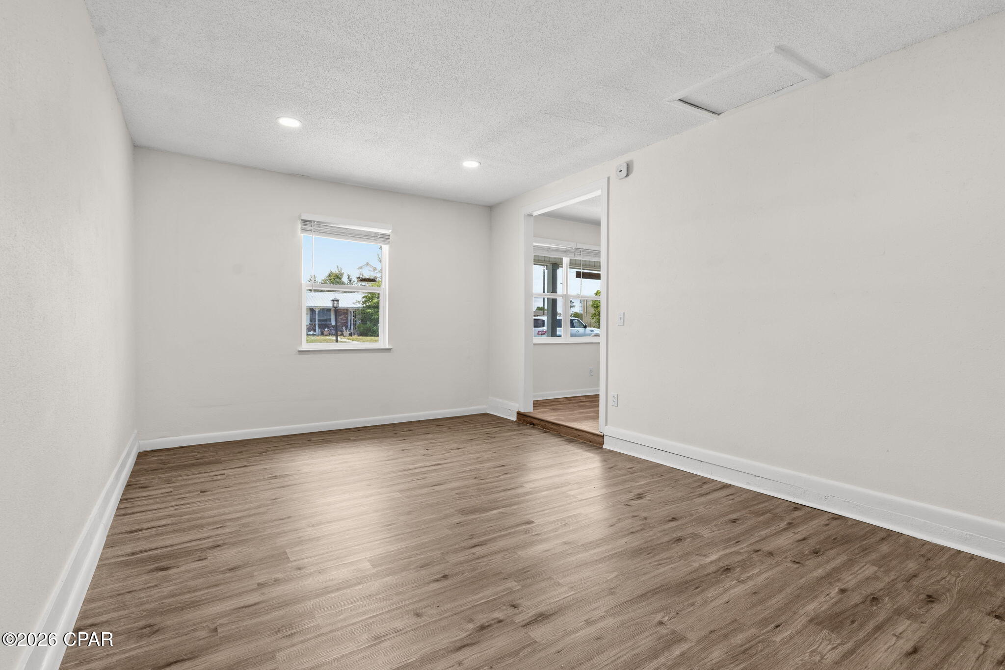 Image 11 For 2020 Greenbriar Boulevard