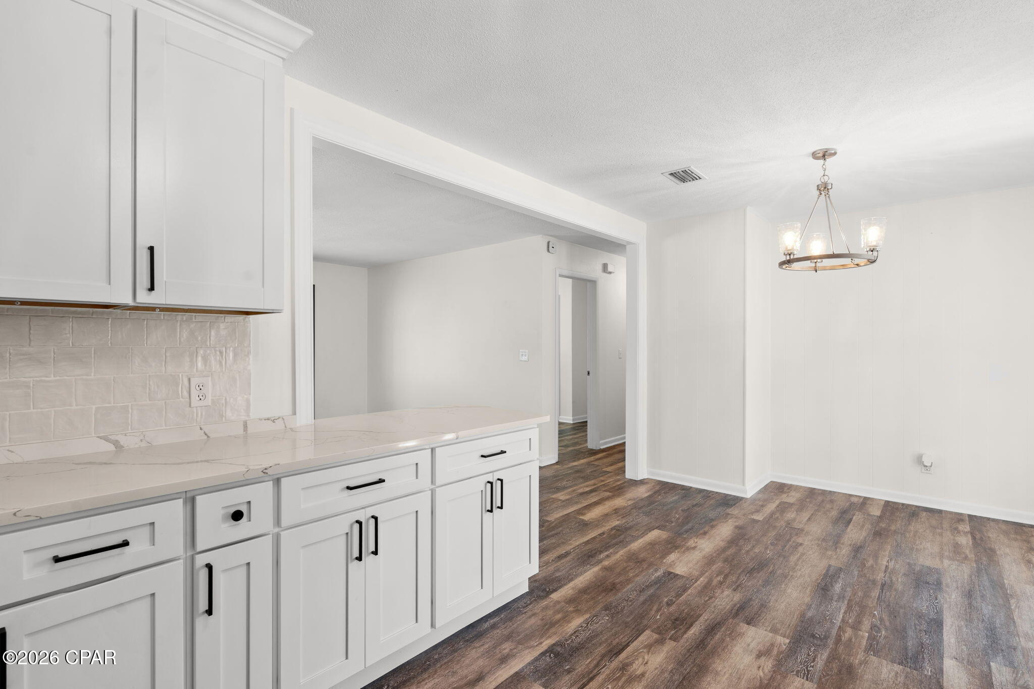 Image 17 For 2020 Greenbriar Boulevard