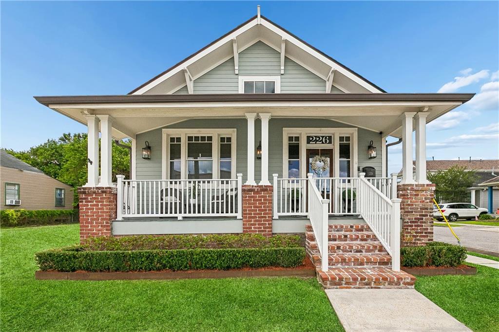 1st image of 226 1st St, Gretna, LA 70053 | MLS# 2554454