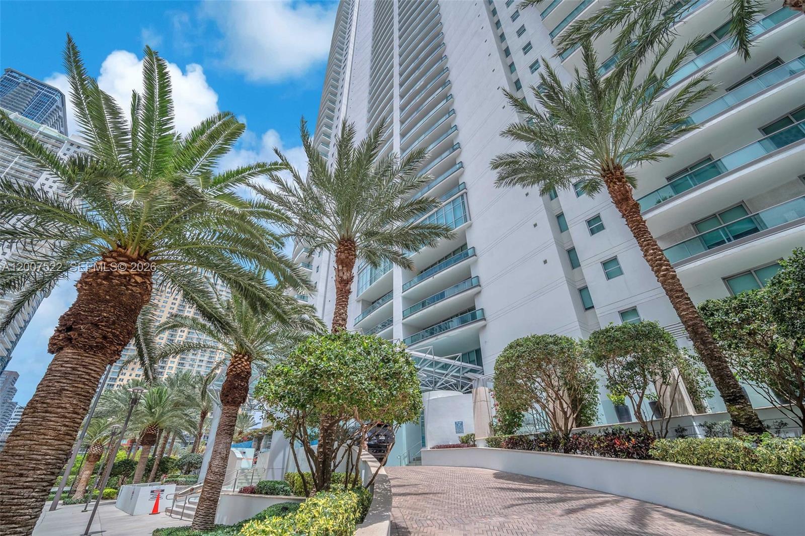 Jade Residences At Bricke