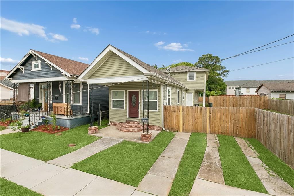 Homes for sale in New Orleans, LA | 3020 Burdette St, New Orleans, LA 70125 | MLS# 2554493