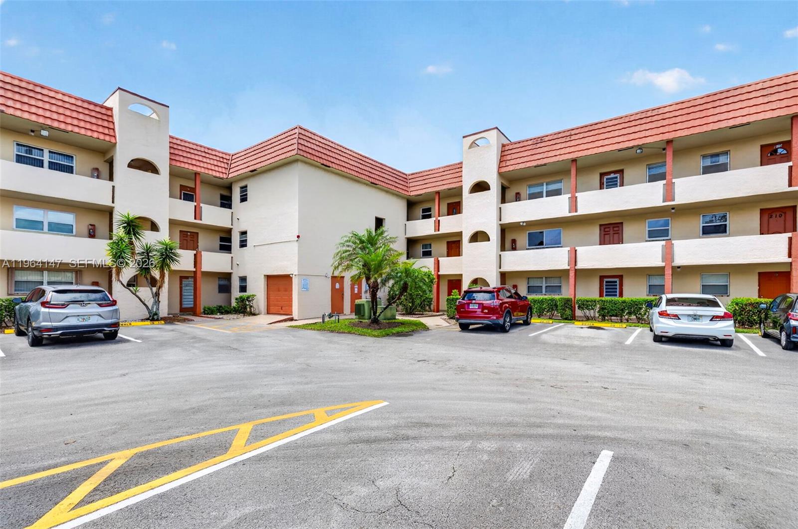 Homes for sale in Sunrise, FL | 8040 N Sunrise Lakes Dr, Sunrise, FL 33322