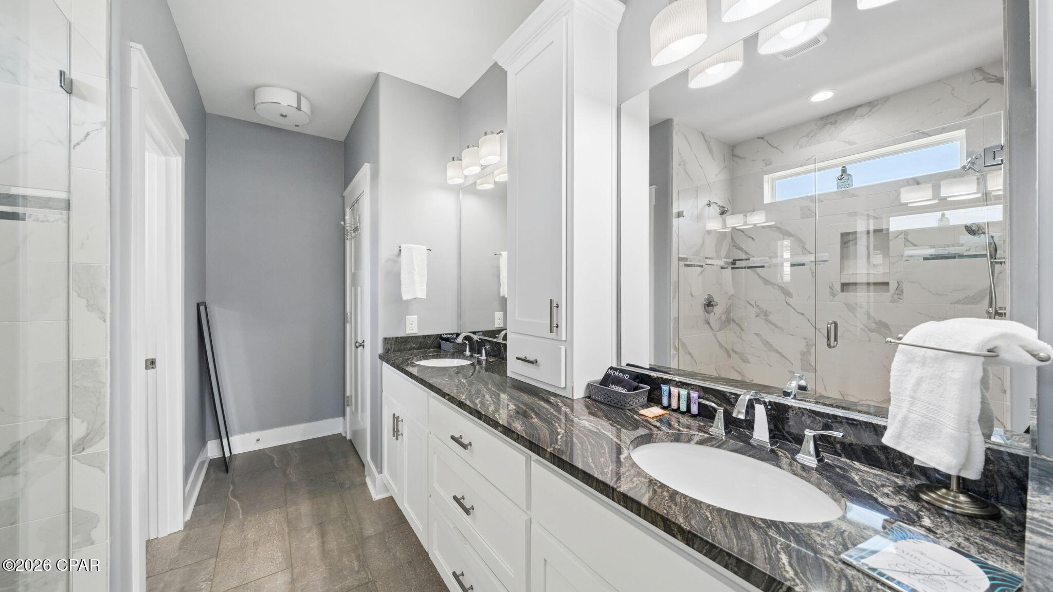 Image 15 For 330 Palm Drive