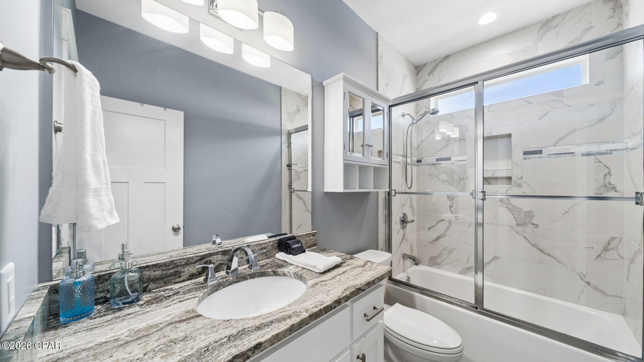 Image 24 For 330 Palm Drive