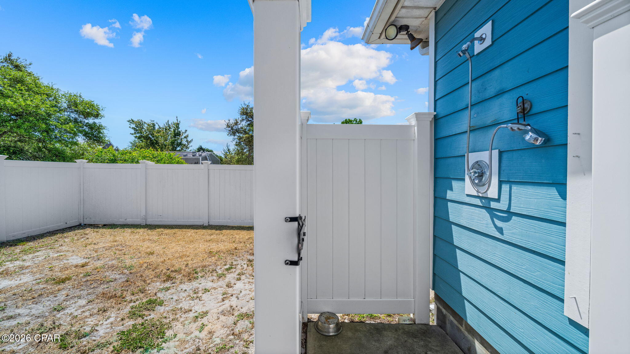 Image 33 For 330 Palm Drive