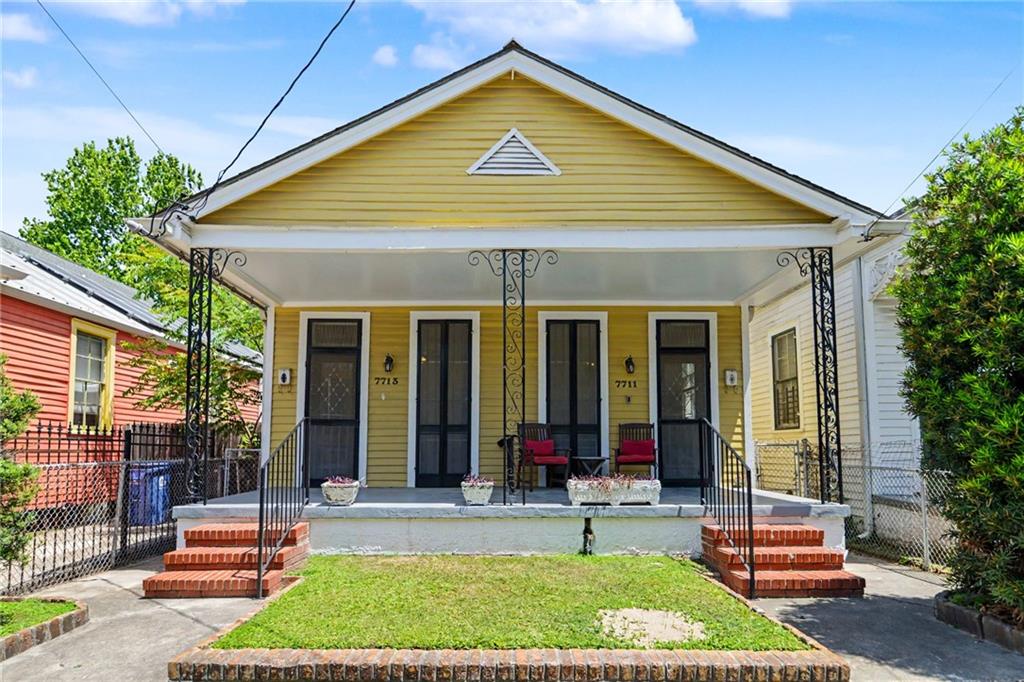 Homes for sale in New Orleans, LA | 7711 13 Oak St, New Orleans, LA 70118 | MLS# 2554774