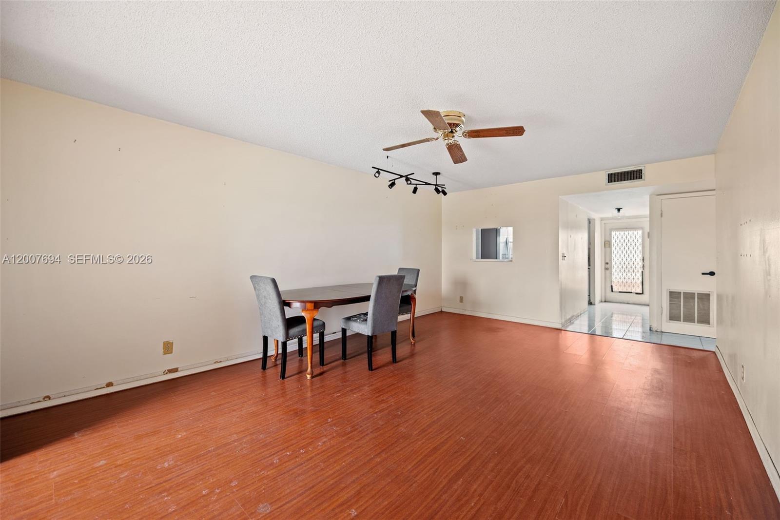 Sunrise Lakes 171 Condo