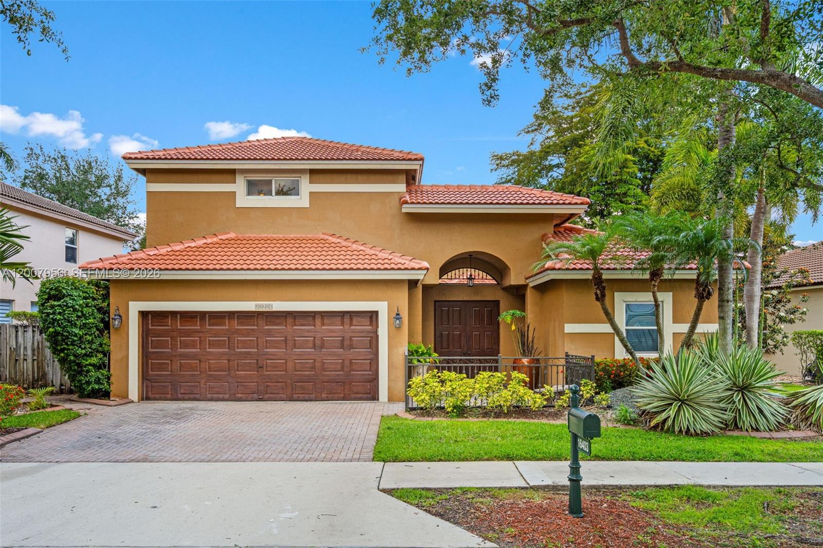 Sapphire Pointe - Diamond