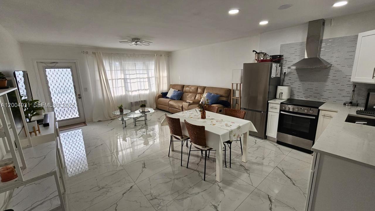 Oakridge S Condo