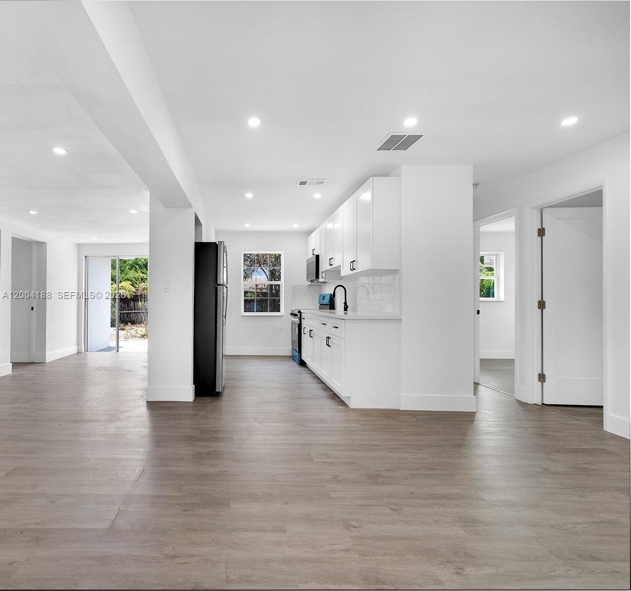 Homes for sale in Pompano Beach, FL | 3050 Ne 13Th Ave, Pompano Beach, FL 33064 | MLS# A12004188