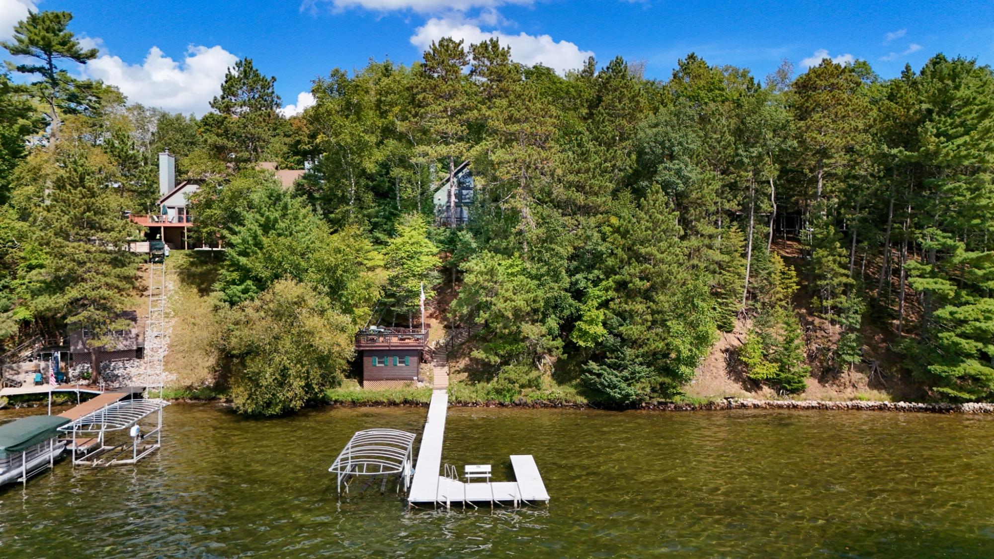 Tomahawk Lake house picture