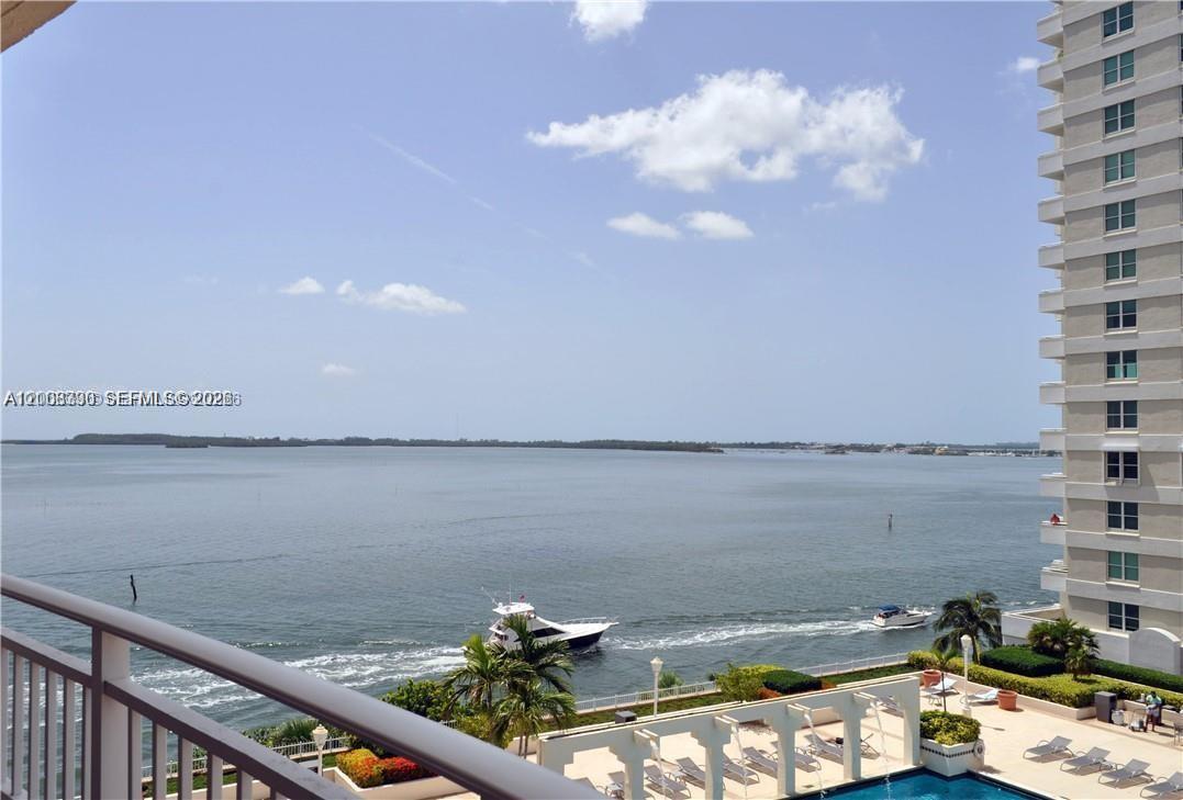 Isola Condo