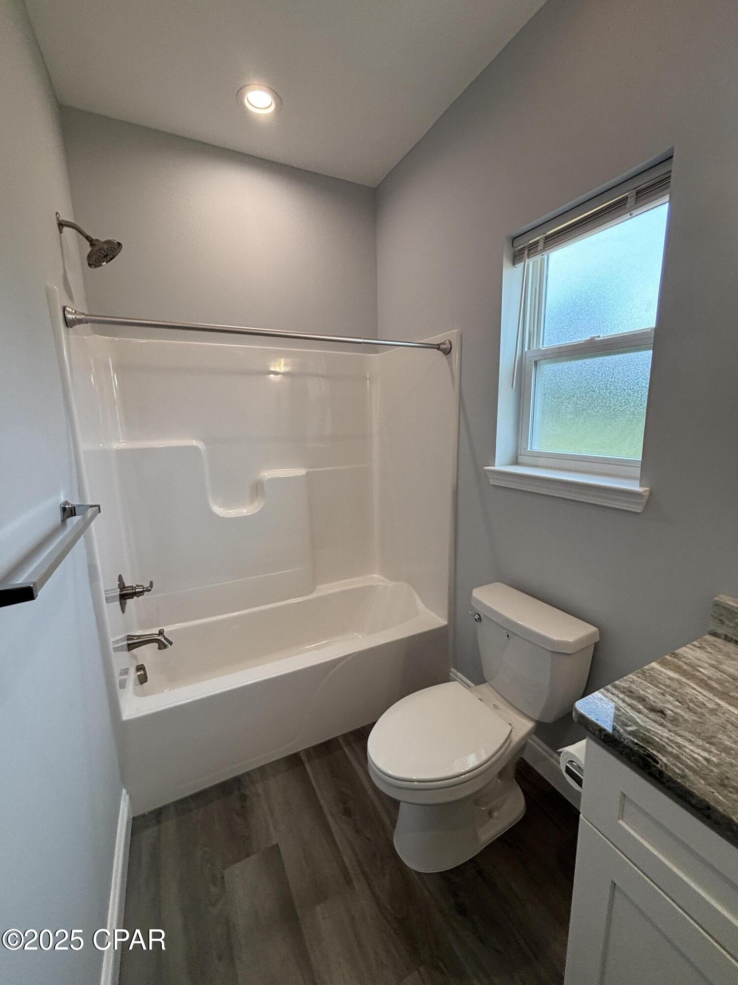 Image 18 For 2940 Hall Avenue