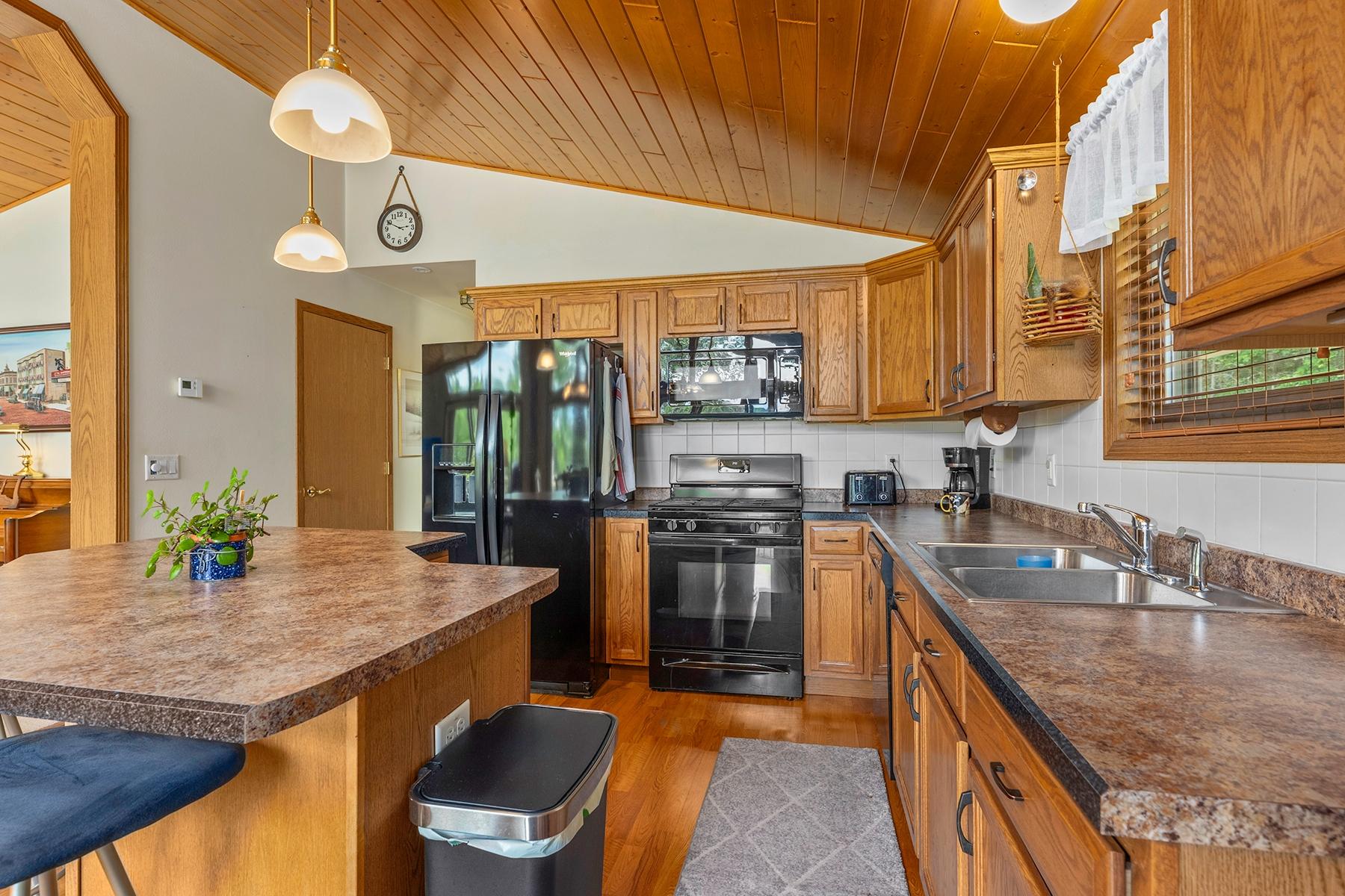 Birch Lake (M) Property 5548 Bertland Rd Photo 24