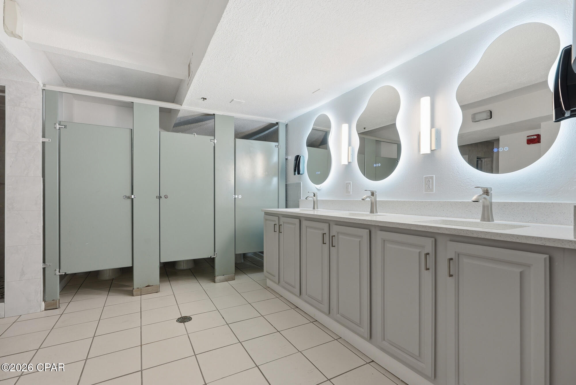 Image 36 For 8743 Thomas Drive 321