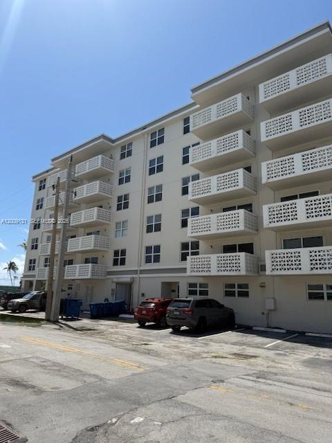 Darby Hall Apts Condo