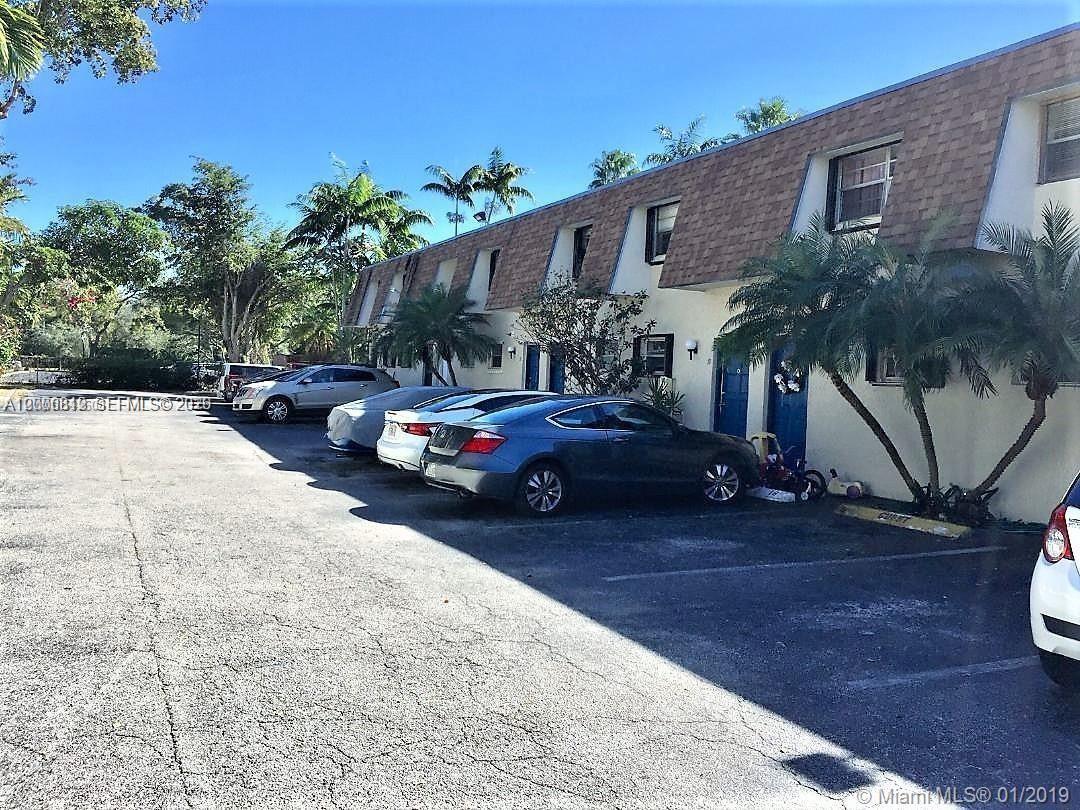 Coral Reef Townhouses Con