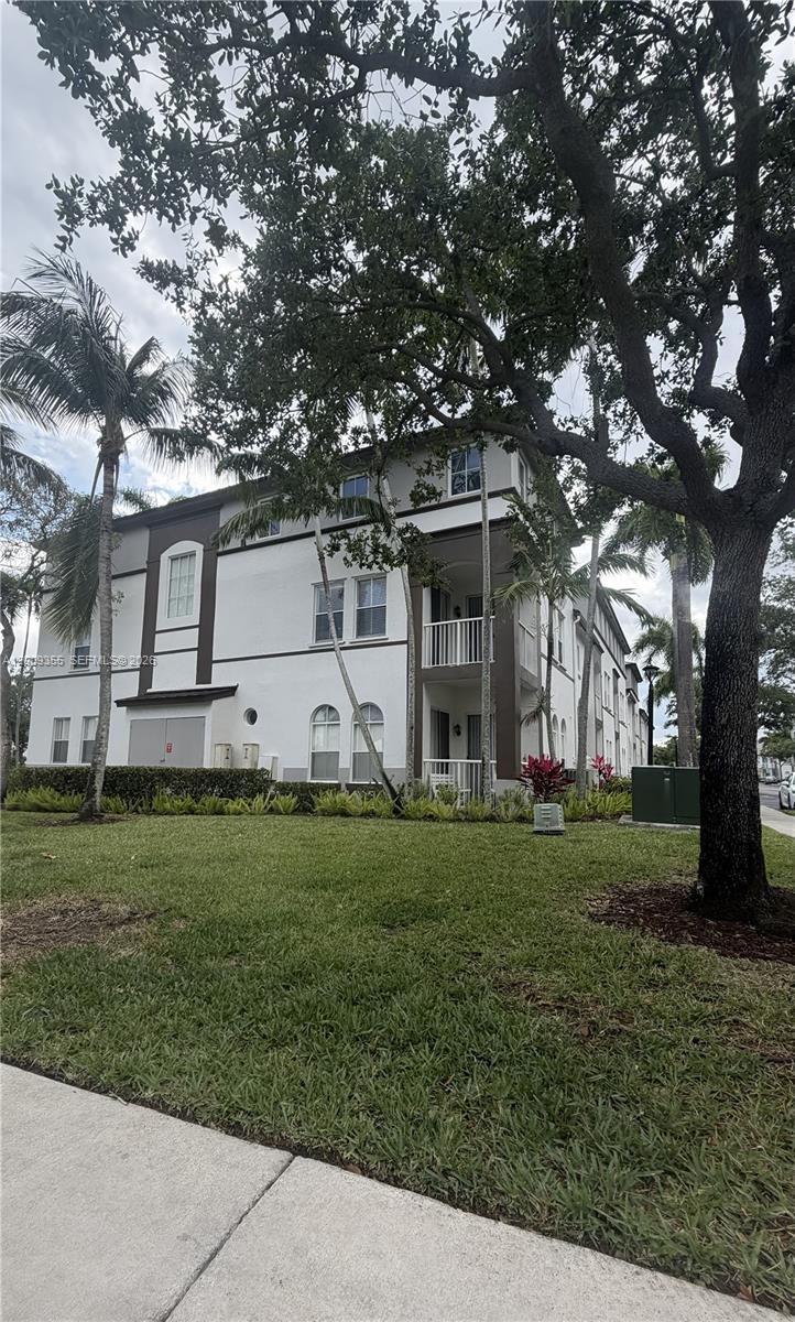 Courtyards Four Condo