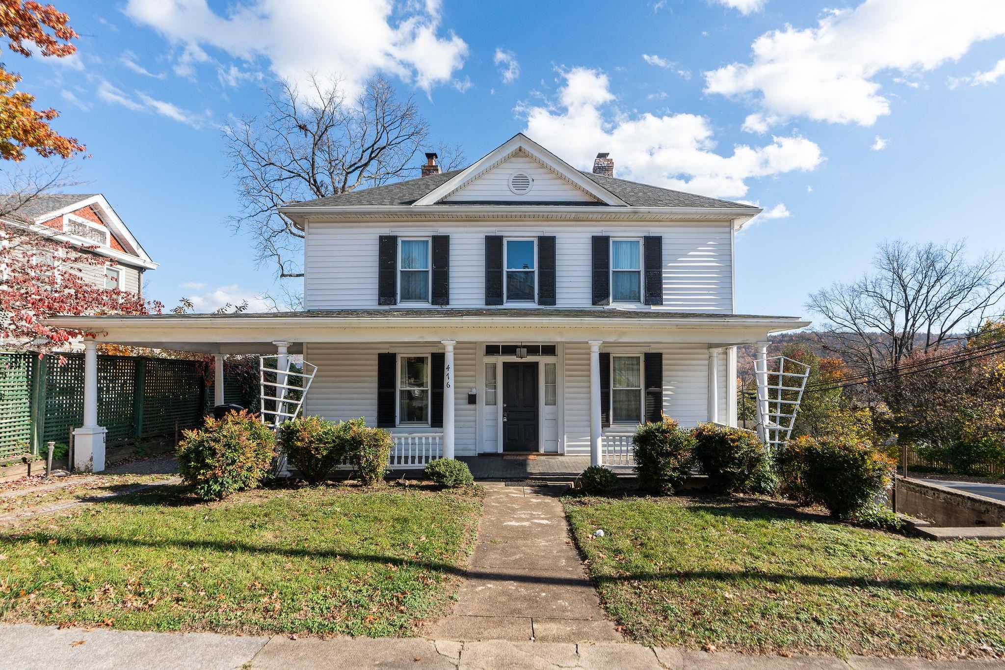 476 WALNUT AVE exterior
