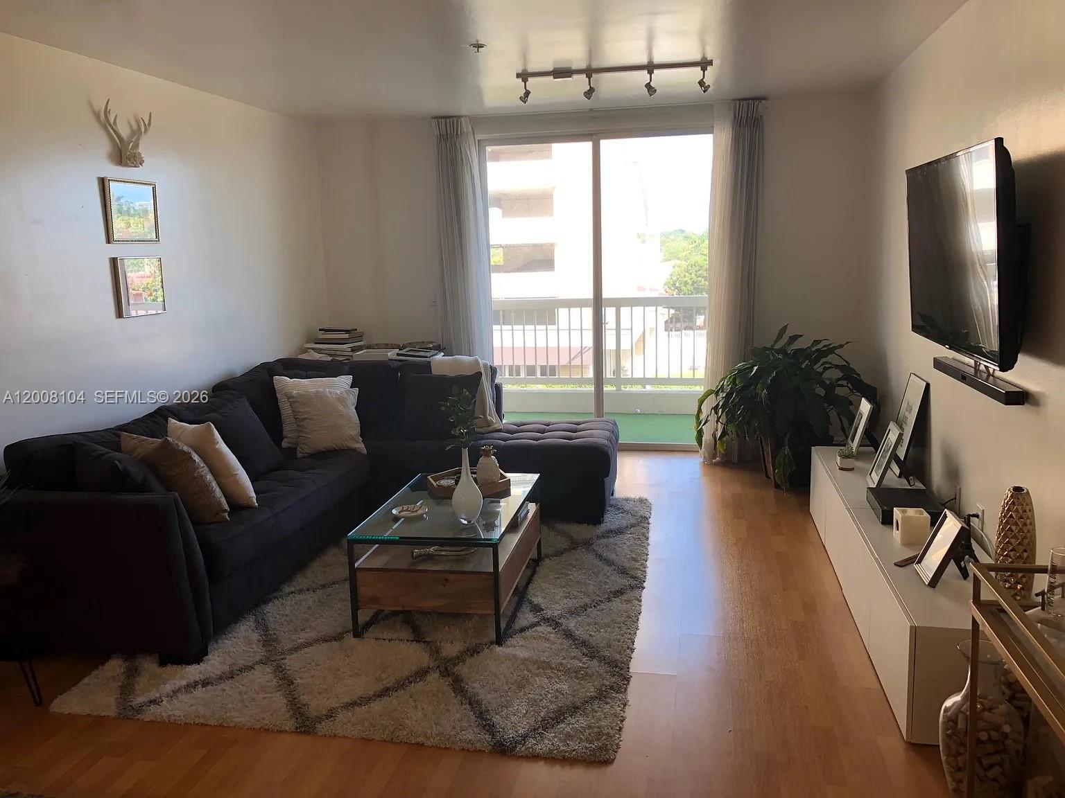 Grove Way Condo